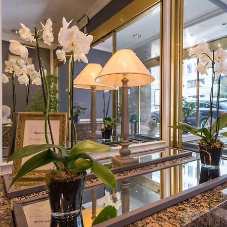 ホテル ファースト ユーロフラット