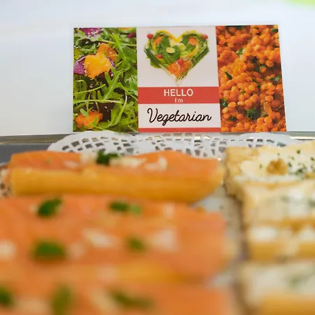 فيرست يوروفلات فندق 4*