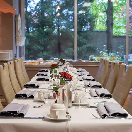 فندق فيرست يوروفلات