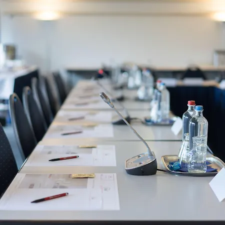 ファースト ユーロフラット 4*