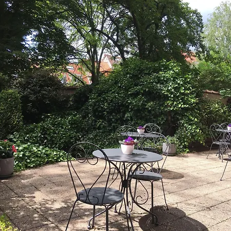 ホテル ファースト ユーロフラット 4*