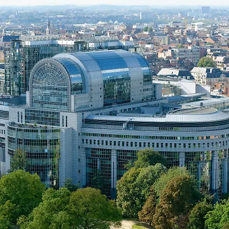 ファースト ユーロフラット 4*