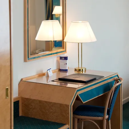 ベストウエスタン ロイヤル センター ホテル 3*