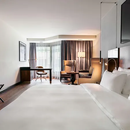 Radisson Collection Grand Place Hotel 5*