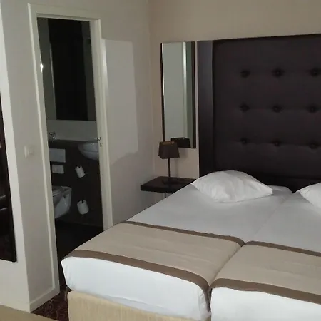 Chambord Hotel 3*