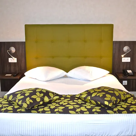 ホテル シャンボール 3*