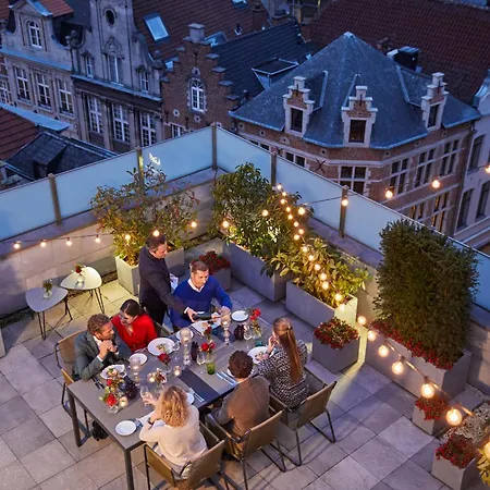 Amigo, A Rocco Brusel