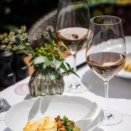 ホテル Amigo, A Rocco