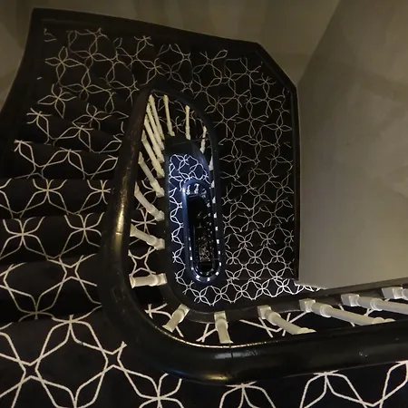 Safestay Grand Place Hotel