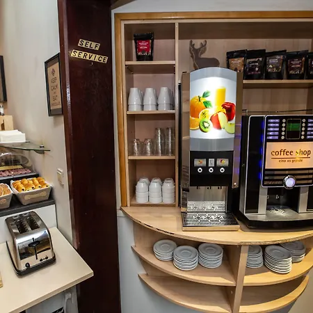 Safestay Grand Place 3*