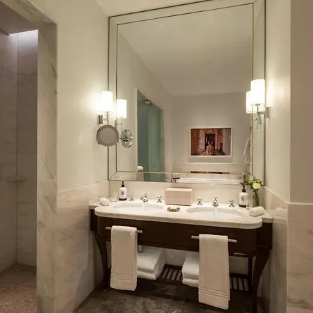 酒店 Corinthia Grand Astoria 5*