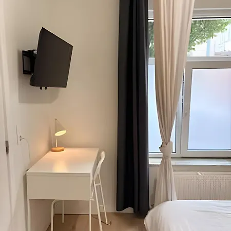 Comfortable 10 Min From Midi Station And 15 Min From Center Brussels