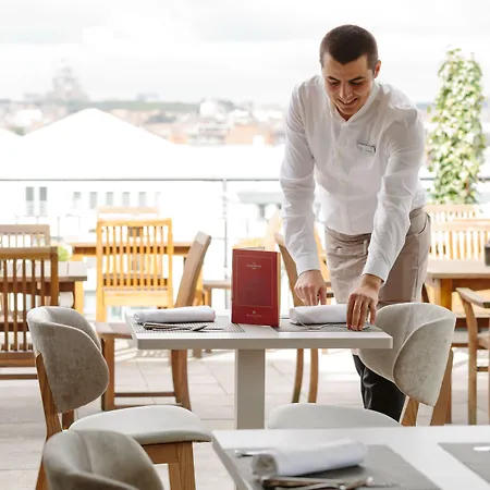 Nh Collection Centre Hotel 4*