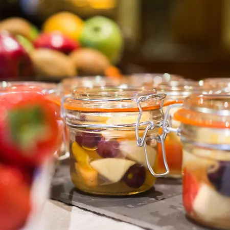 Hotel Avenue Louise Trademark Collection By Wyndham 4*