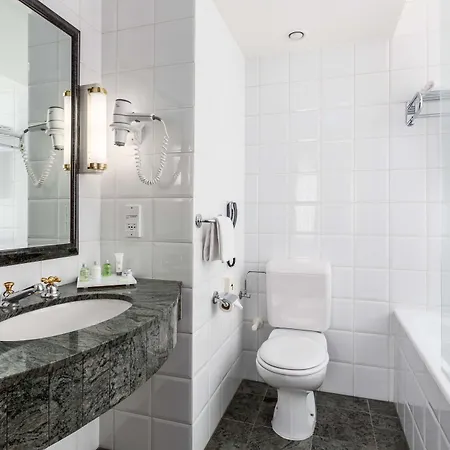 Nh Carrefour De L'europe Hotel 4*