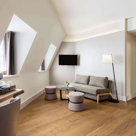 ホテル Nh カルフール ドゥ ルーロップ