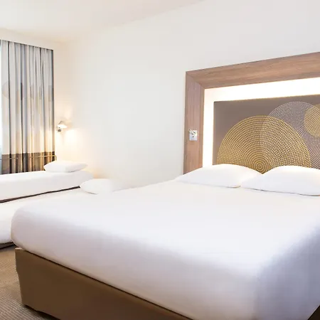 Novotel Centre Hotel 4*