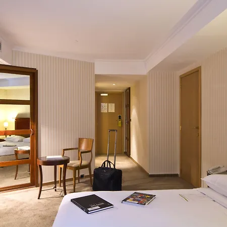 B-aparthotel Ambiorix 4* Brussels