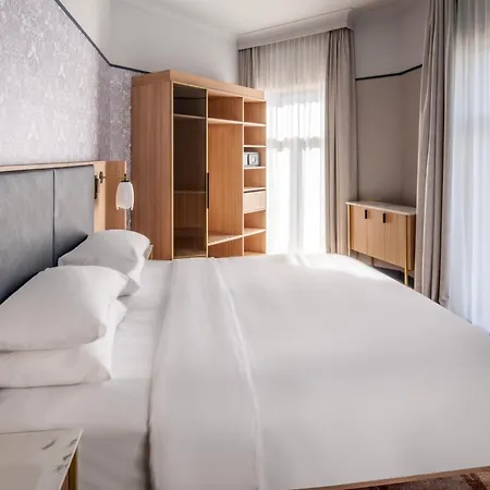 Marriott Grand Place Hotel