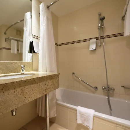 Hotel Schuman By Ihg 4*