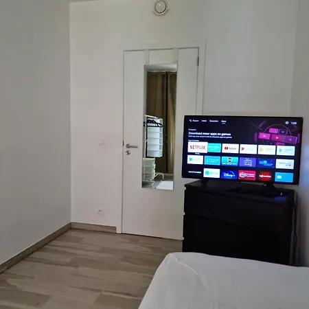 民宿 Collocation En Metro Erasme