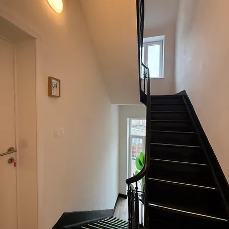 The Gallery Saint-gilles * Brusel