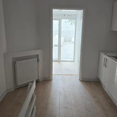 Escape Sleeps 6 Apartman Brüsszel