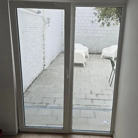 Апартаменты Escape Sleeps 6 *