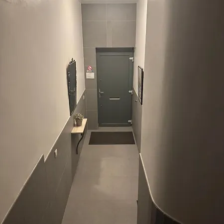 La Perla Louise Διαμέρισμα *