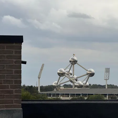 Atomium Victory