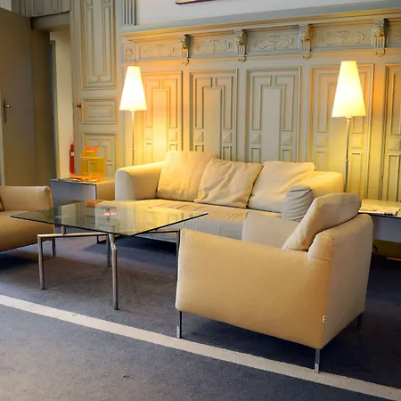 Отель Du Congres 3*