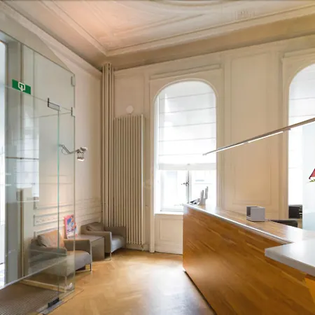 ドゥ コングレス ホテル 3*