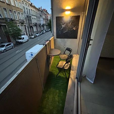 Stylish, Modern & Spacious In דירה