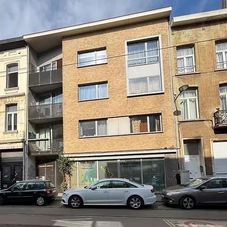 Stylish, Modern & Spacious In דירה *