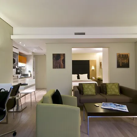 B-aparthotel Grand Place מלון דירות