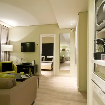 B-aparthotel Grand Place מלון דירות