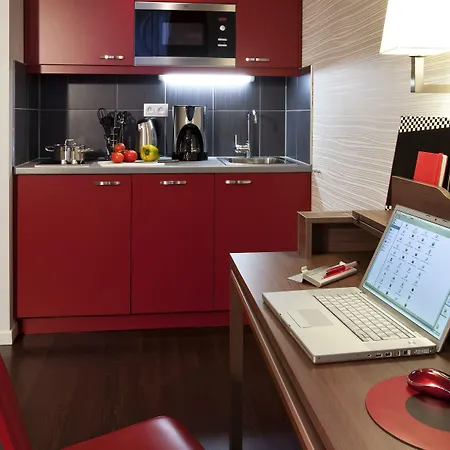 Adagio Grand Place 4*