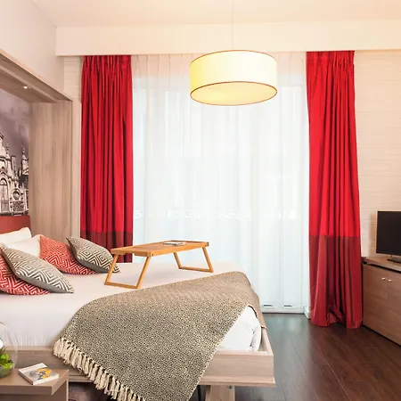 Adagio Grand Place 4*