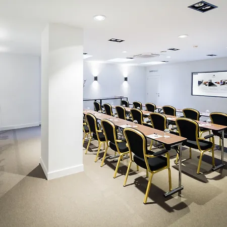 Pillows Centre Hotel 4*