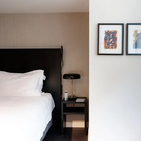 Pillows Centre Отель 4*