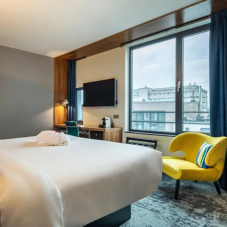 Hotel Pestana Schuman 3*