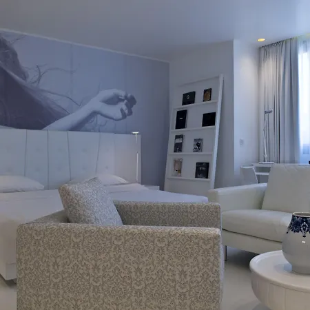 B-aparthotel Regent Lägenhetshotell 4*