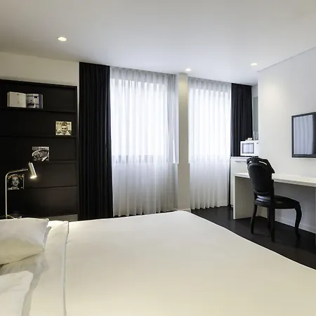 B-aparthotel Regent Lägenhetshotell 4*