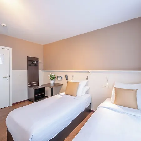 Barry Hotel 2*