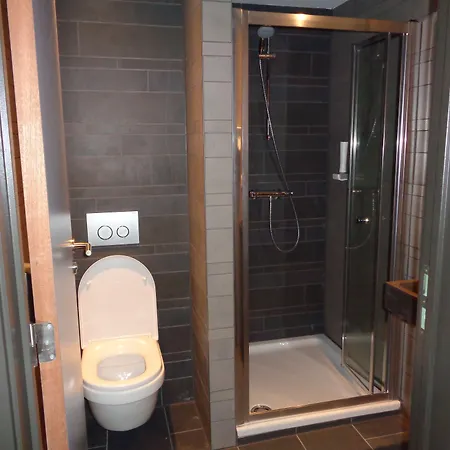 Brxxl 5 Centre אכסניה