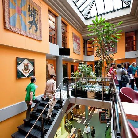 Sleep Well Youth Хостел