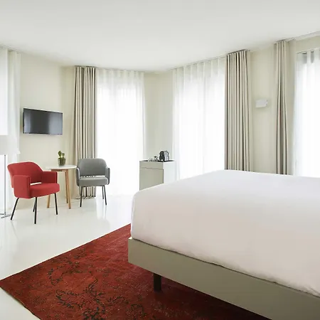 9hotel Sablon Otel 4*