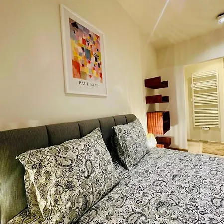 The Experience - 2 Bedroom Bright, Spacious &