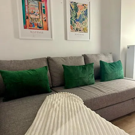 The Experience - 2 Bedroom Bright, Spacious &