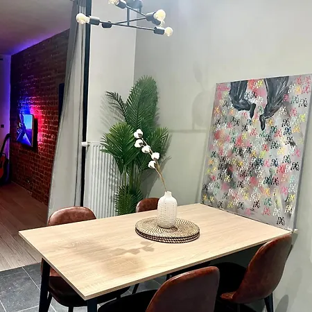Experience Apartment *
